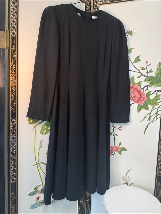 Liz Claiborne Dresses & Skirts - Liz Claiborne VINTAGE Black Long-Sleeve A-Line Midi Dress, pleated skirt,